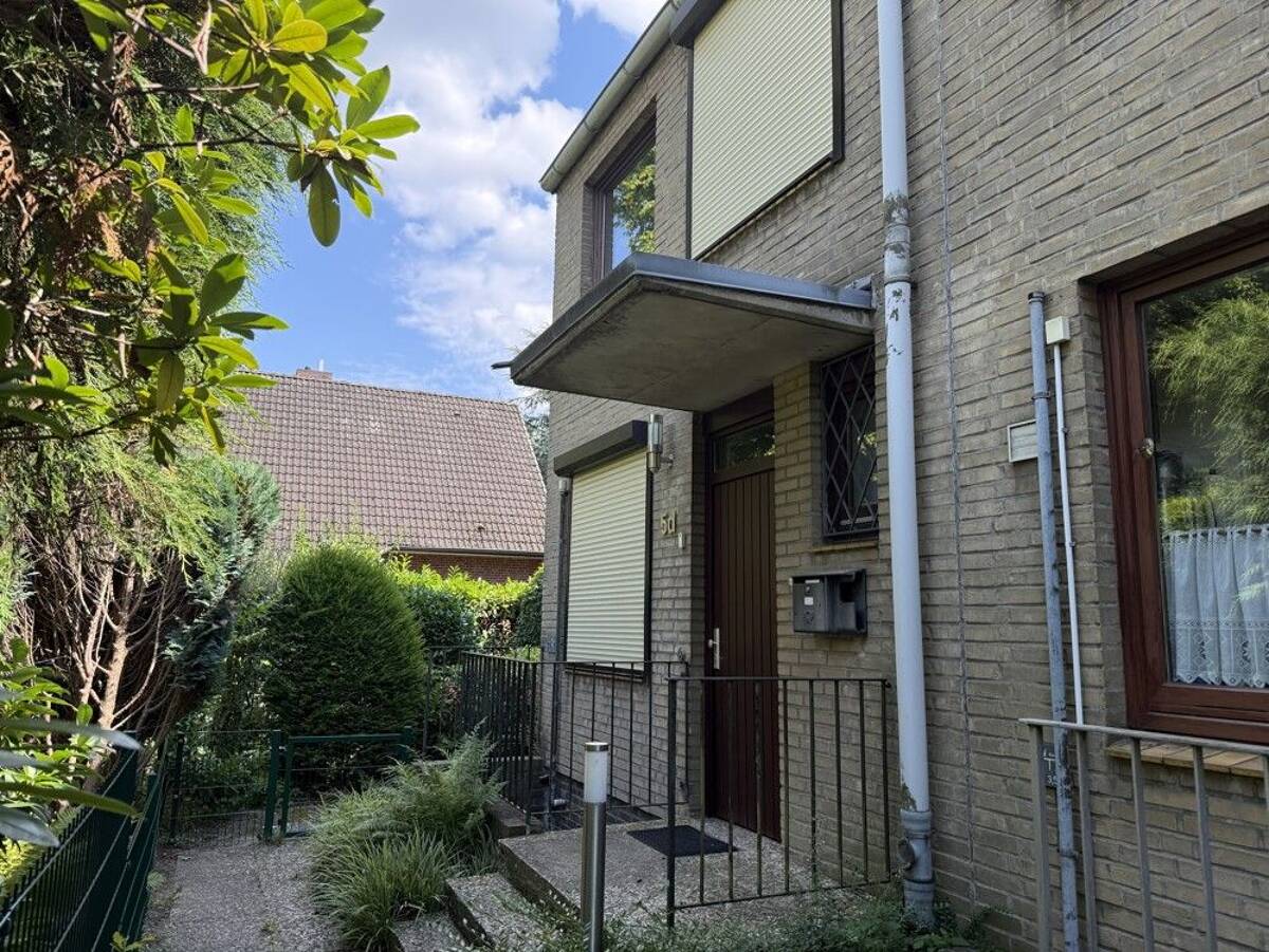 Charmantes Endreihenhaus mit eigenem Garten und guter Anbindung – 22527 Hamburg – Bild 1 von 9