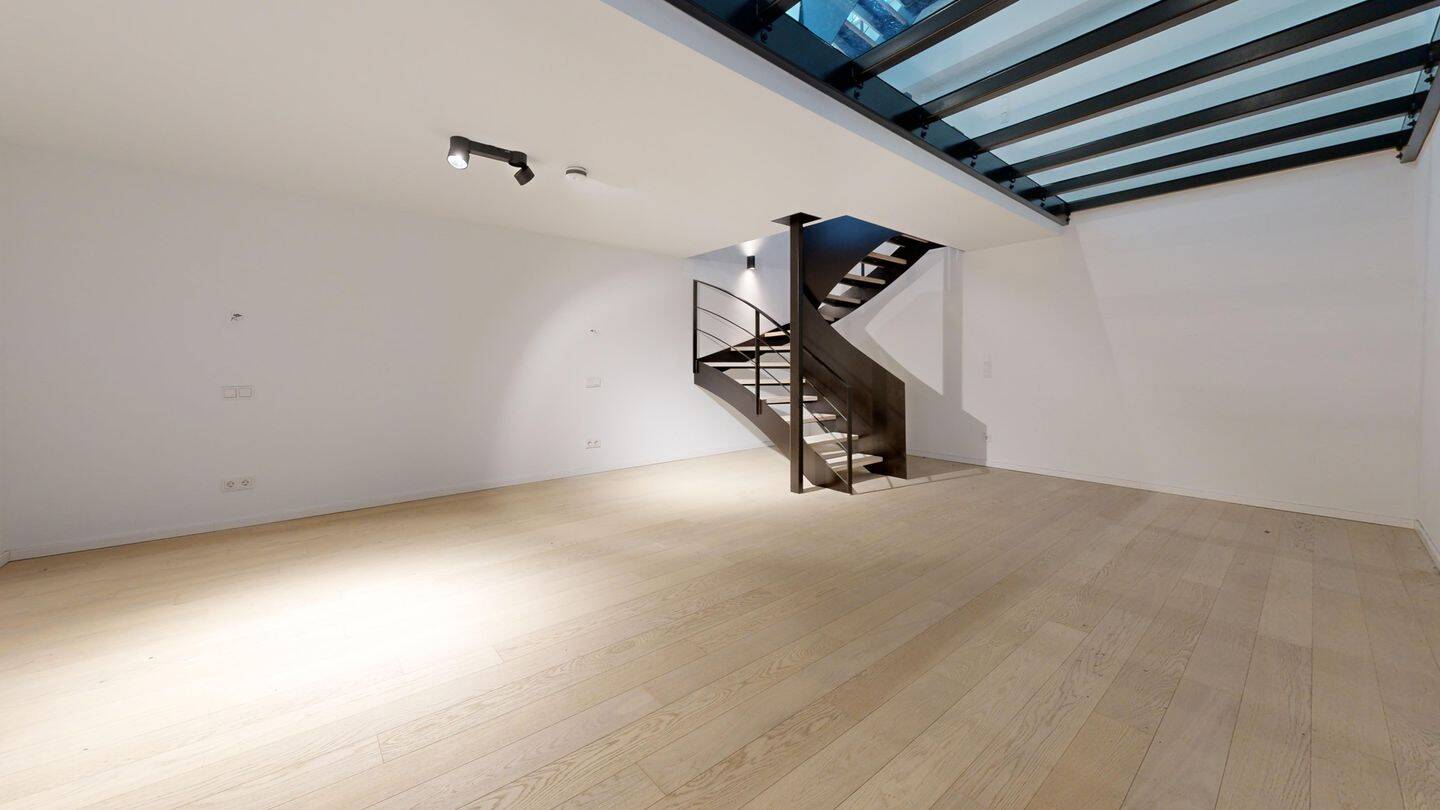 Für Individualisten: Stilvolle Split-Level-Wohnung über 3 Etagen mit Terrasse und Wow-Effekt – München – Vorschaubild 8