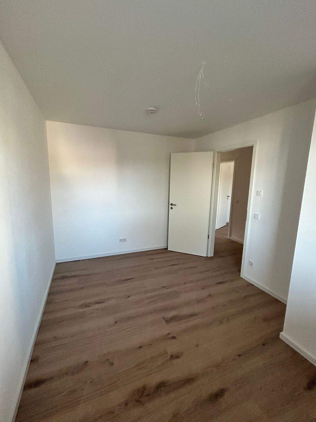 Erstbezug | Neubau: 3-Zimmer-Wohnung mit Balkon | EBK | TG | Fußbodenheizung – Nürnberg – Vorschaubild 2