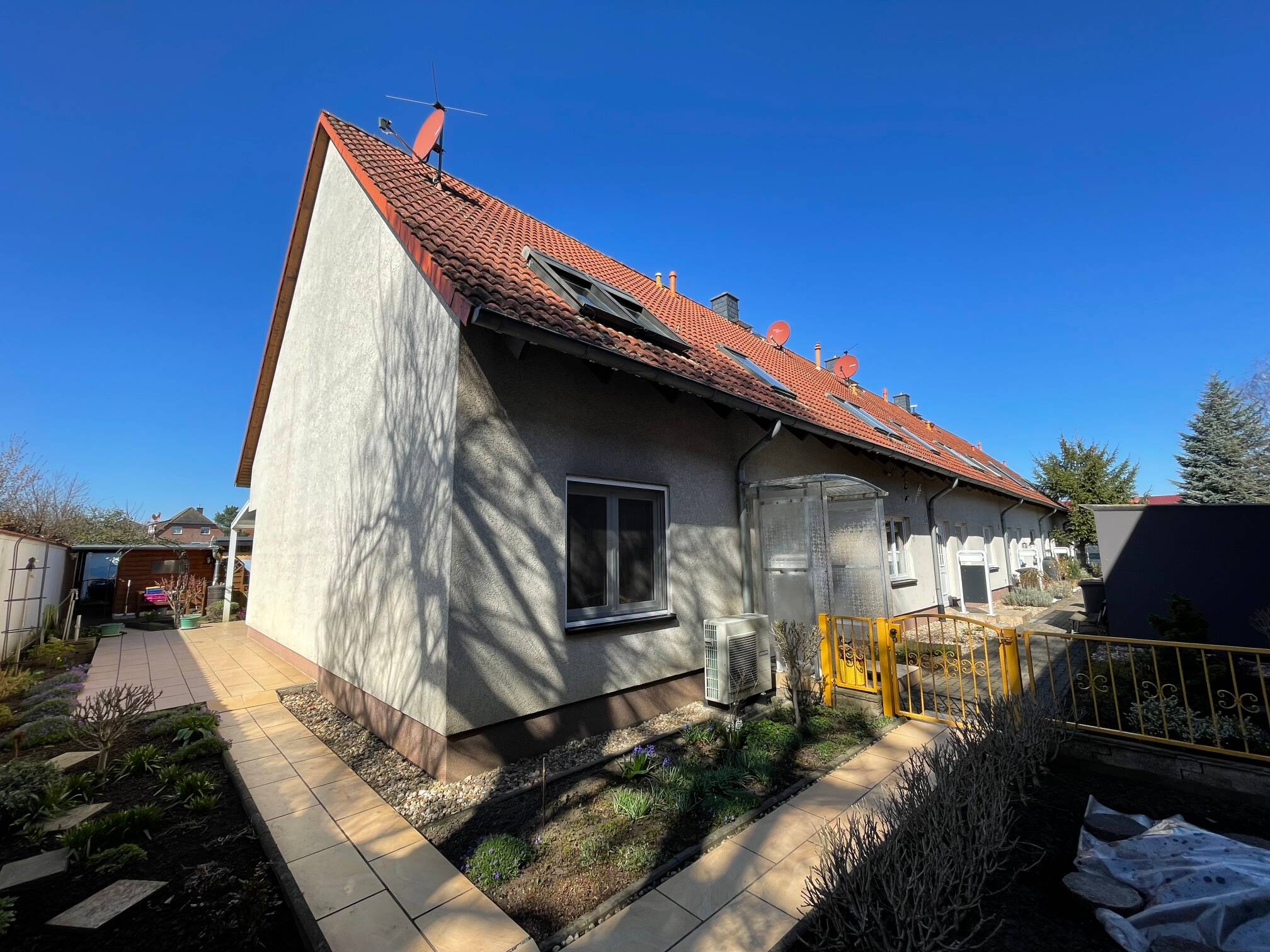 Reihenendhaus mit Doppelcarport in Barleben, OT Ebendorf ( Barrierefrei mit Lift ) – Barleben – Vorschaubild 2