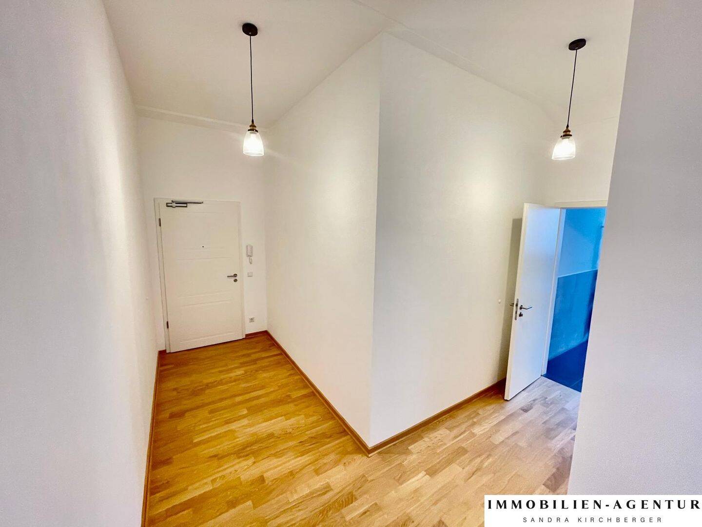 Einmalige Gelegenheit! Stilvolle Dachterrassenwohnung in historischer Tramstation-Tramlofts Nürnberg – Nürnberg – Vorschaubild 4