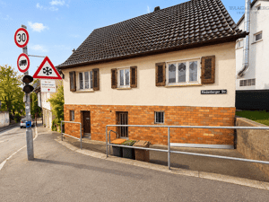 Sanierungsobjekt mit Ausbau- und Neubauperspektive in Stuttgart-Birkach