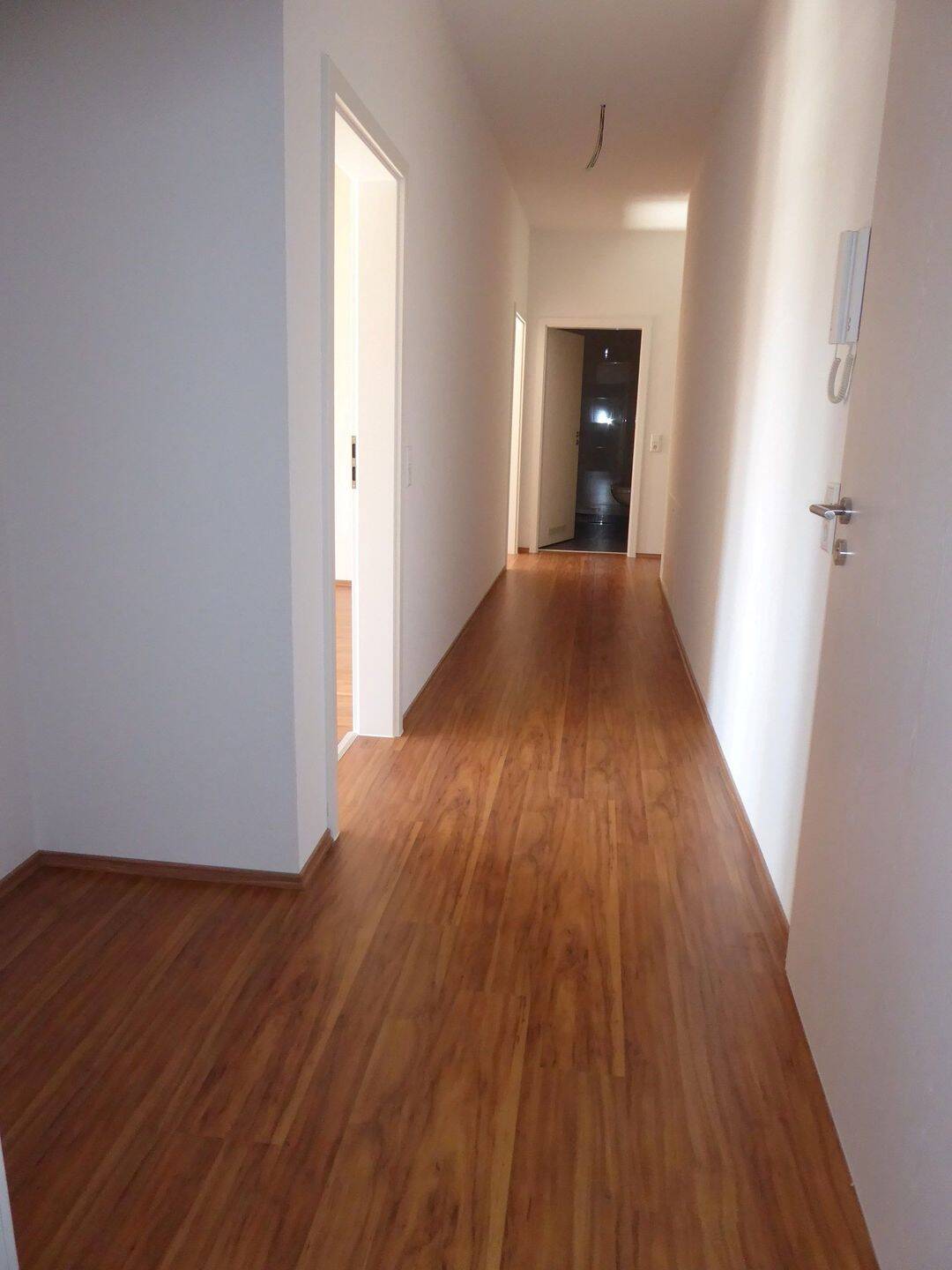 Neuwertige 3,5-Zimmer-Wohnung mit 2 Balkonen, Aufzug und TG-Stellplatz in zentraler Lage – Dresden – Vorschaubild 3