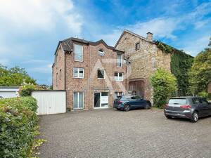 Loftartige Dachgeschosswohnung mit riesigem Balkon und Garage in Aachen-Oberforstbach!