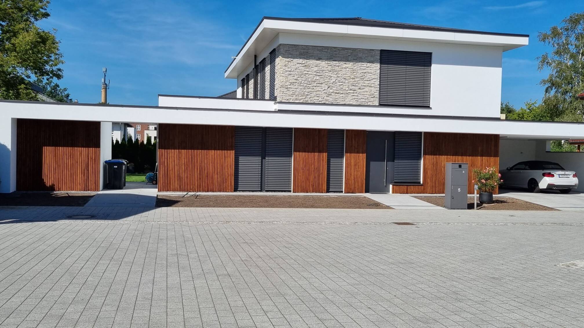 Exklusive Bauhausvilla in modernem ästhetischen Design direkt am Wasser in Neuvenedig – Berlin – Vorschaubild 4