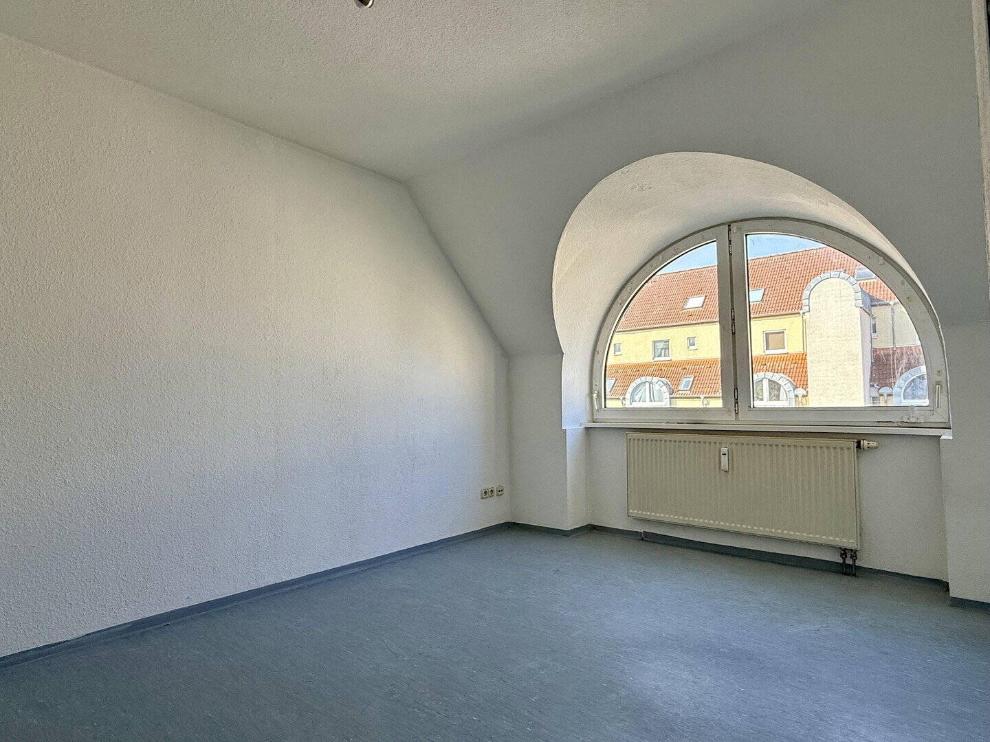 Attraktives 1-Zimmer-Apartment in Toplage - leerstehend & sofort verfügbar nahe TU Braunschweig – Braunschweig – Bild 1 von 5