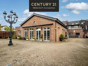 C21- Mehrfamilienhaus in Brand