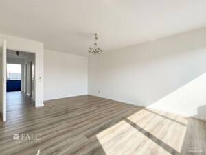 Renoviertes Wohnen mit Balkon und zwei Schlafzimmern – 27570 Bremerhaven – Vorschaubild 3