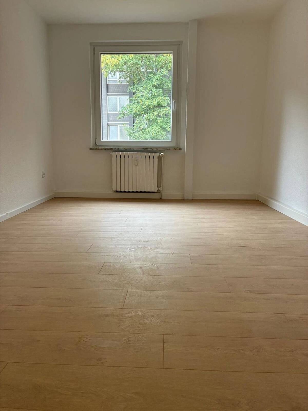 3,5 Zimmer Wohnung mit praktischer Aufteilung für Sie frisch renoviert im Grünen – 47137 Duisburg – Bild 1 von 9