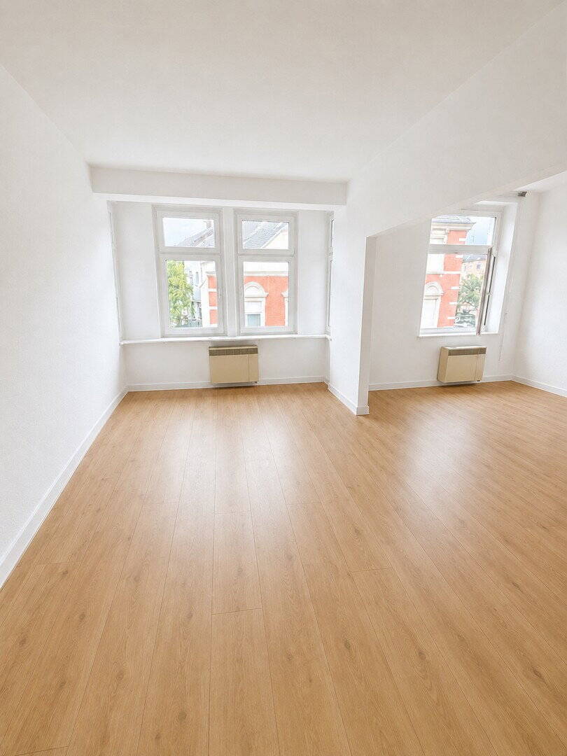 Renovierte 3,5 Zimmer-Wohnung mit zwei Bädern und zwei Balkonen - ab sofort verfügbar