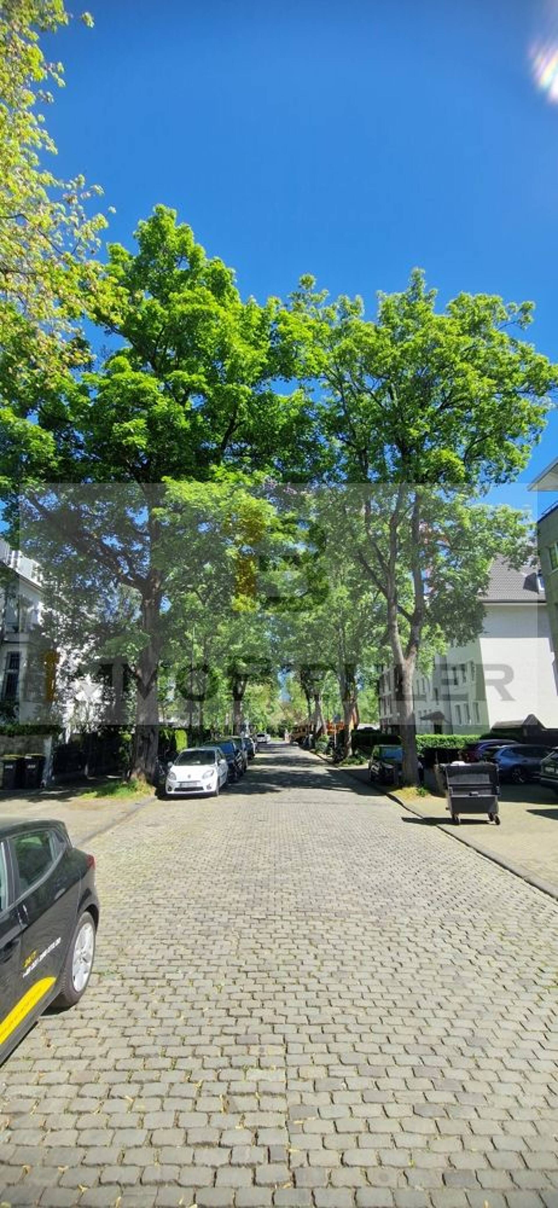 Erdgeschosswohnung in 50677 Köln mit 70 m² kaufen
