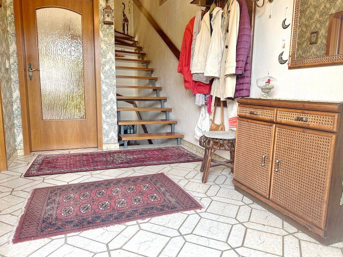 LORENZ-Angebot in Höntrop: Gepflegtes 1-Fam.-R.-Eckhs. Für die größere Familie! 200 m² Wohn-/Nutzfl. – Bochum – Vorschaubild 3