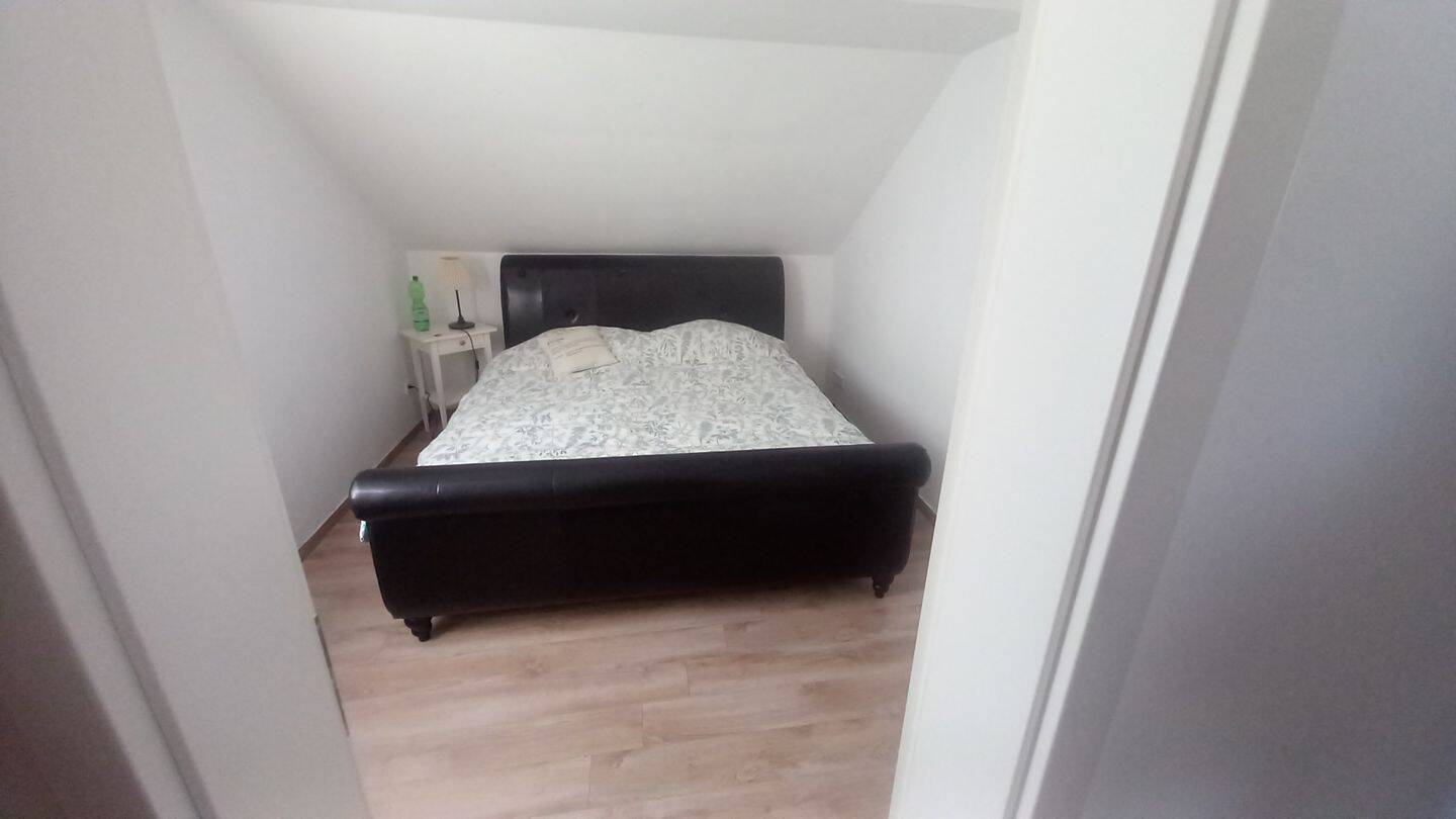 Haus im Haus! Tolle Maisonettewohnung in Merscheid, 5 Zimmer, 2 Bäder, 169m² renoviert. – Solingen – Vorschaubild 6