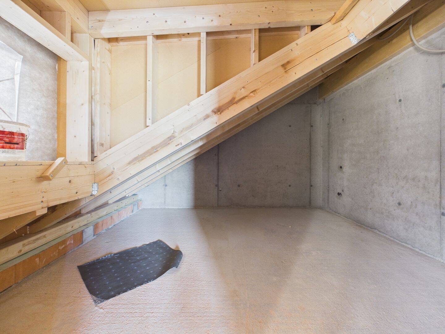 2-ZKB-Dachgeschosswohnung mit Aufzug und Südost-Balkon! Ruhige Lage! Wallbox vorbereitet! – Ingolstadt – Vorschaubild 7