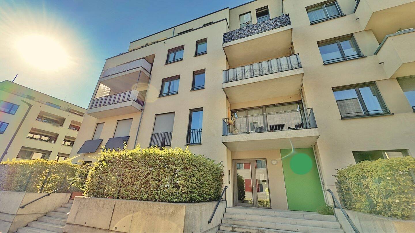 Hochwertige Eigentumswohnung mit Balkon & Tiefgarage in idyllischer Wasserlage – Berlin – Vorschaubild 2