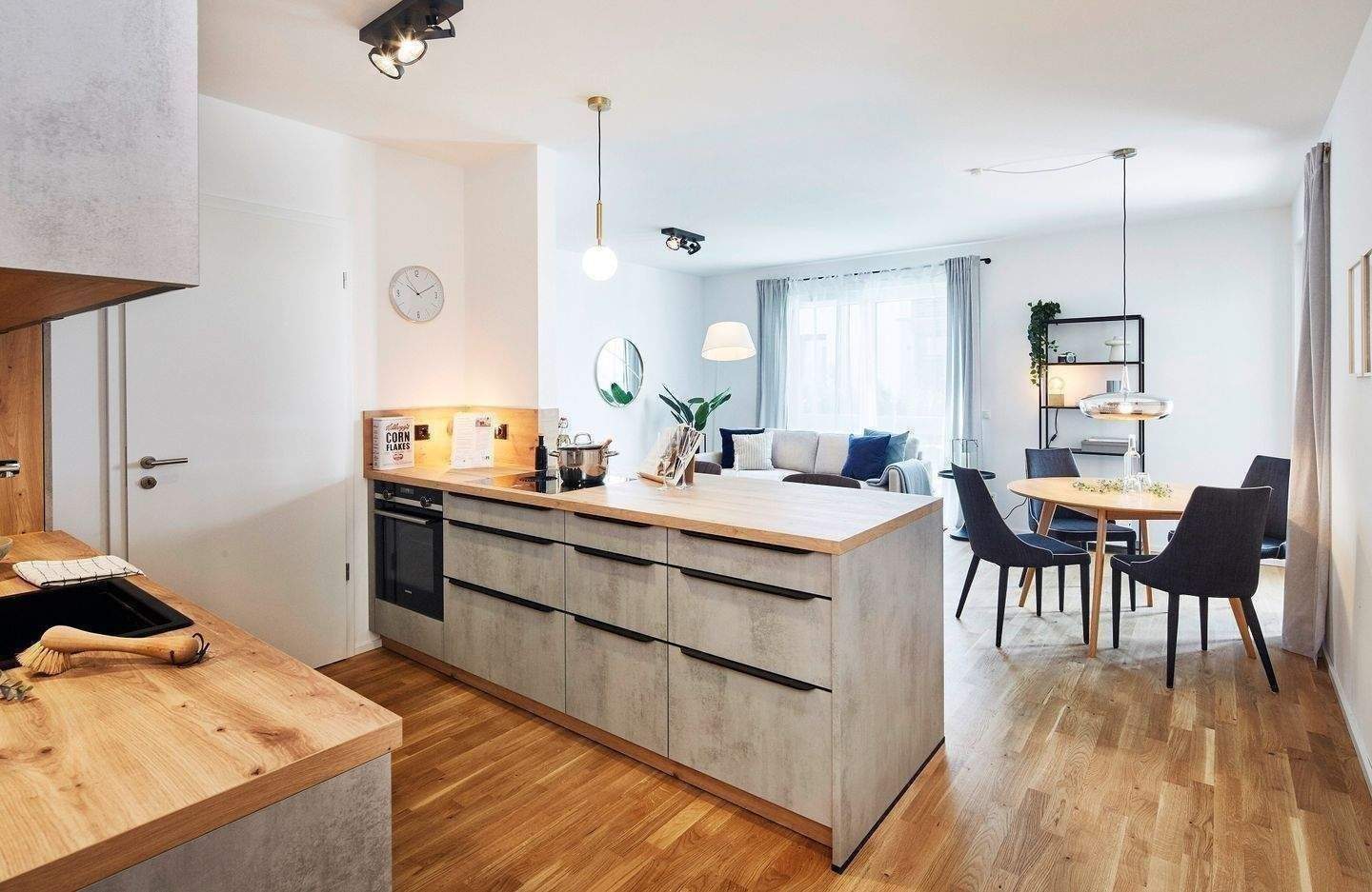 OH WIE SCHÖN IST LAUFAMHOLZ! Helle 4-Zimmer-Wohnung mit Sonnenbalkon - sofortiger Einzug möglich! – Nürnberg – Vorschaubild 3