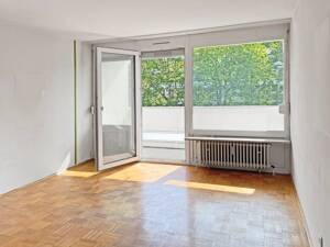 Helles Apartment in ruhiger Lage. Herrlicher Balkon. Beste Infrastruktur. Renovierungsbedarf. – 80797 München – Vorschaubild 3