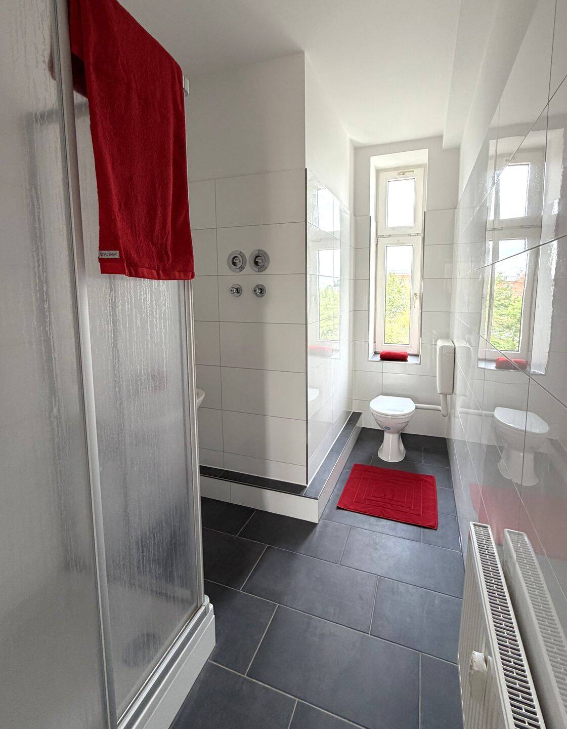 +++Frisch saniert+++helles DG mit familienfreundlichem Zuschnitt und Balkon+++