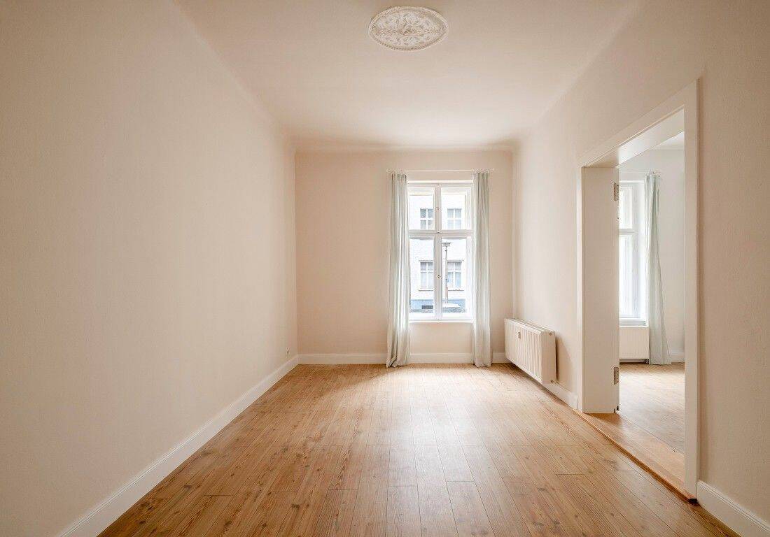 Geschmackvolle Altbauwohnung im nicht einsehbaren Hochparterre in zentraler, ruhiger Lage im beliebten Dichterviertel von Berlin-Mitte – Berlin – Vorschaubild 5