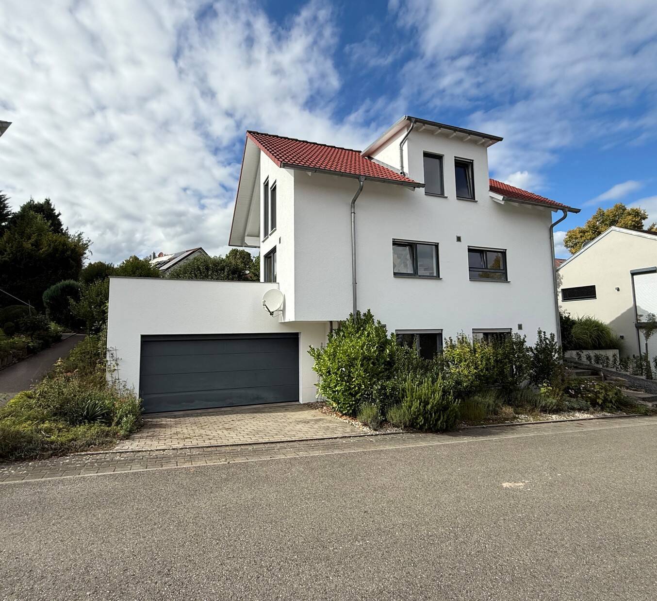 Einziehen und Wohlfühlen - modernes und helles Einfamilienhaus mit großer Garage – Kusterdingen – Vorschaubild 5