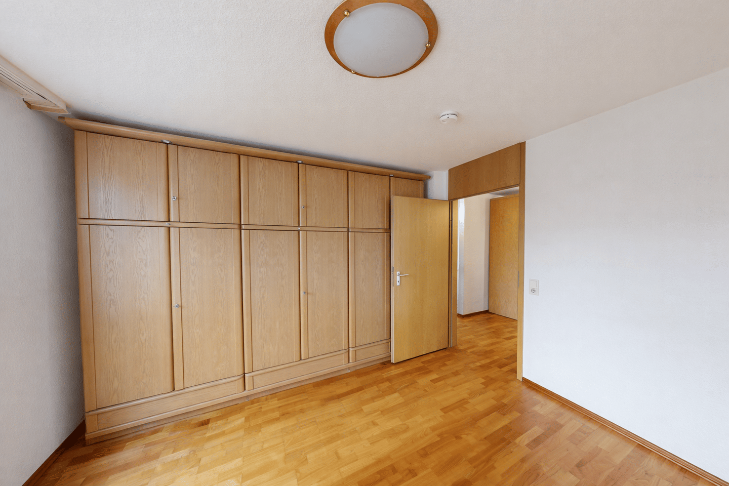 Wohnen zwischen Himmel und Reben - 3-Zimmer-Wohnung mit Balkon in ruhiger Lage – Stuttgart – Vorschaubild 4