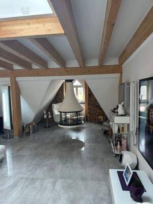 Traumhafte DG-Penthouse-Wohnung mit luxuriöser Innenausstattung, Aufzug, Einbauküche und Tiefgarage – 6108 Halle (Saale) – Vorschaubild 9