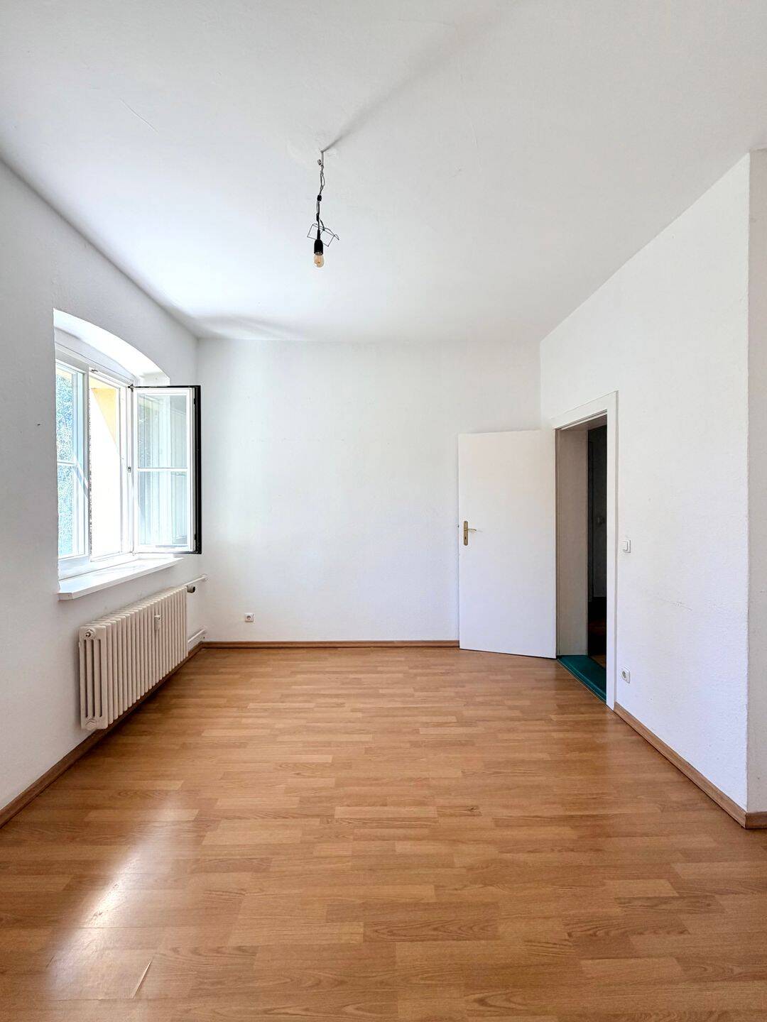 Grüne Ruheoase in Charlottenburg - Bezugsfreie 2-Zimmer-Wohnung mit 2 Stellplätzen – Berlin – Vorschaubild 8