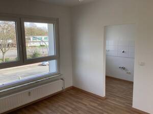 2,5 Zimmerwohnung mit großen Balkon in Heßler. – 45883 Gelsenkirchen – Vorschaubild 2