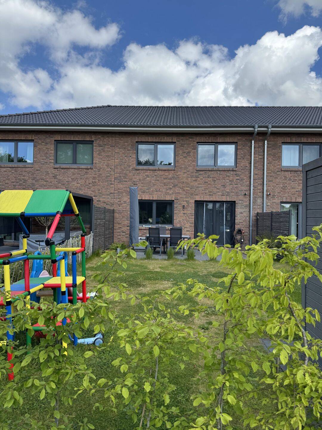 Modernes, neuwertiges und familienfreundliches Reihenmittelhaus (KfW 40) in Schinkel