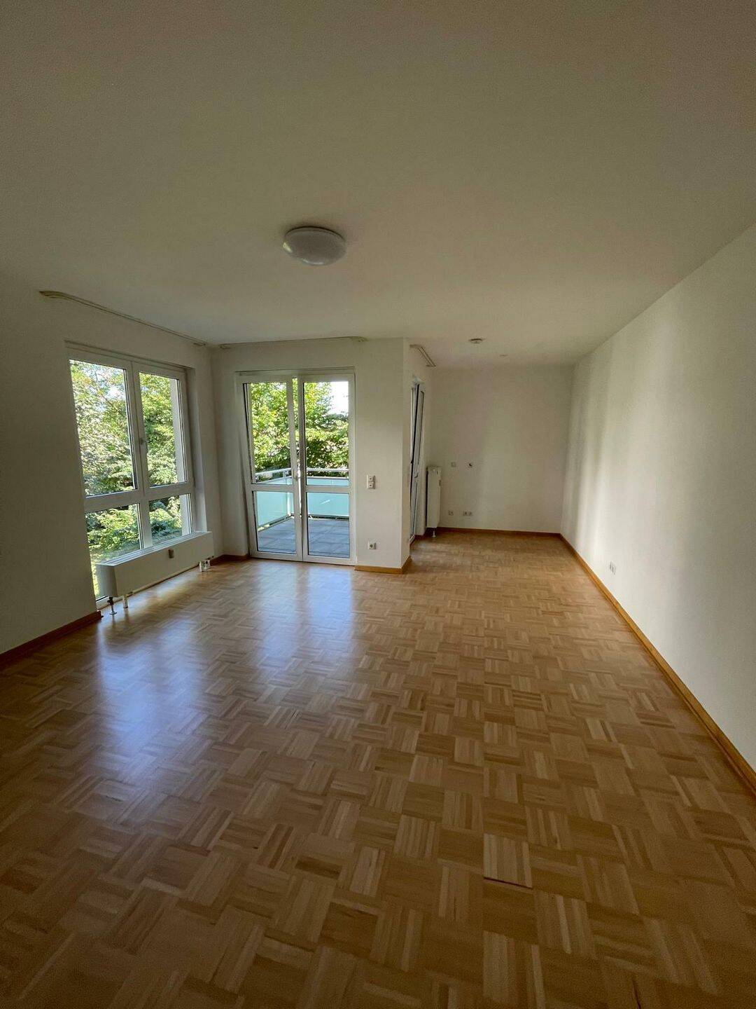 Seniorengerechtes Wohnen: Renovierte 1-Zimmer-Wohnung mit Balkon in Senioren-Residenz 'Elisa' – Ingolstadt – Bild 1 von 7