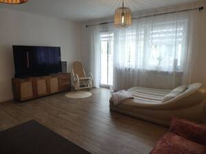 Kernsanierte Wohnung auf dem Hexenberg! Mit Wintergarten und Einbauküche! – 63128 Dietzenbach – Vorschaubild 2