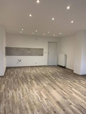 Frisch renovierte 3-ZKB Wohnung in VK-Wehrden – 66333 Völklingen – Vorschaubild 2