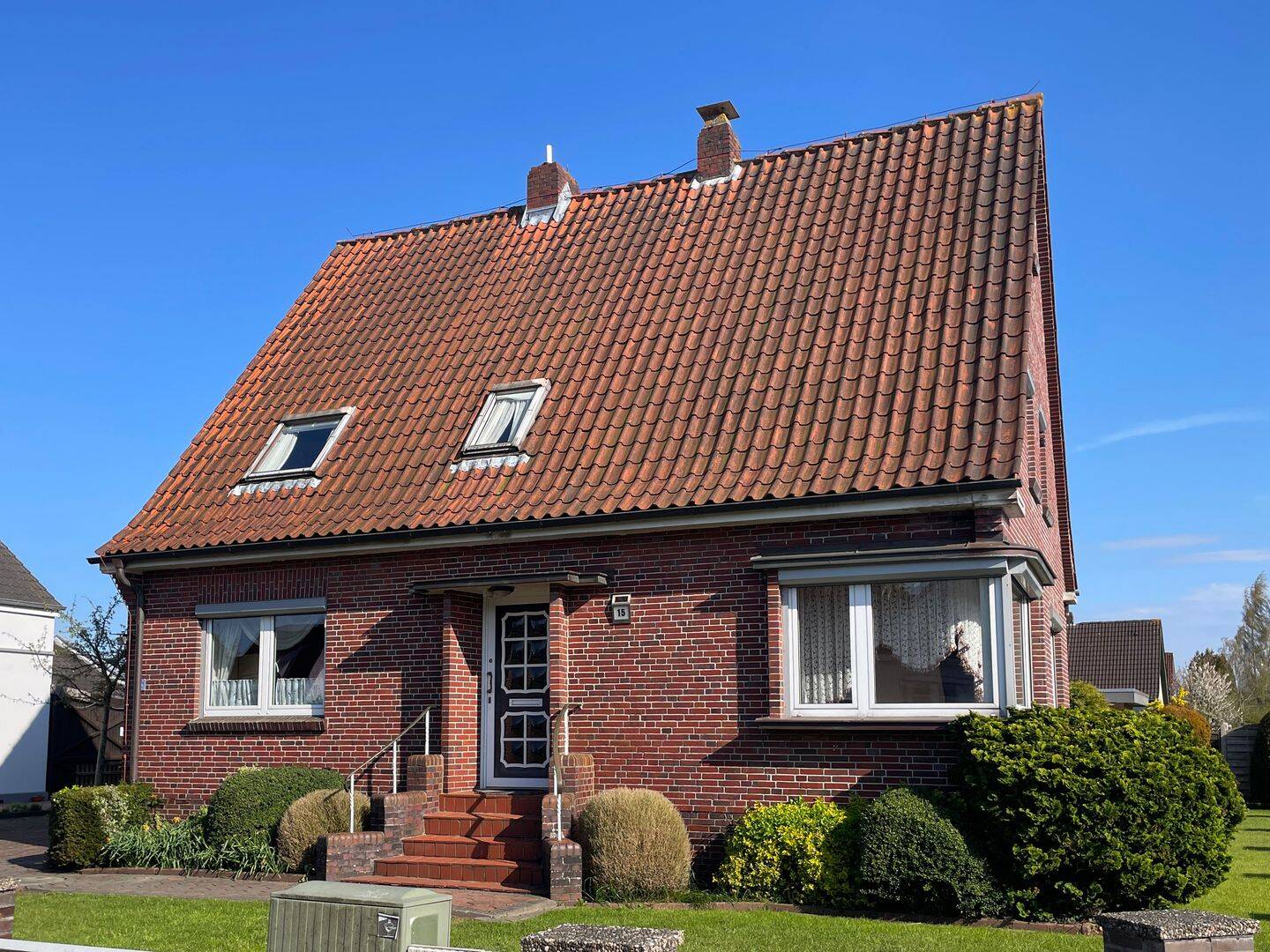 Ruhige Lage in Jever: Charmantes Haus mit viel Nutzfläche und kleinen Schönheitsfehlern!