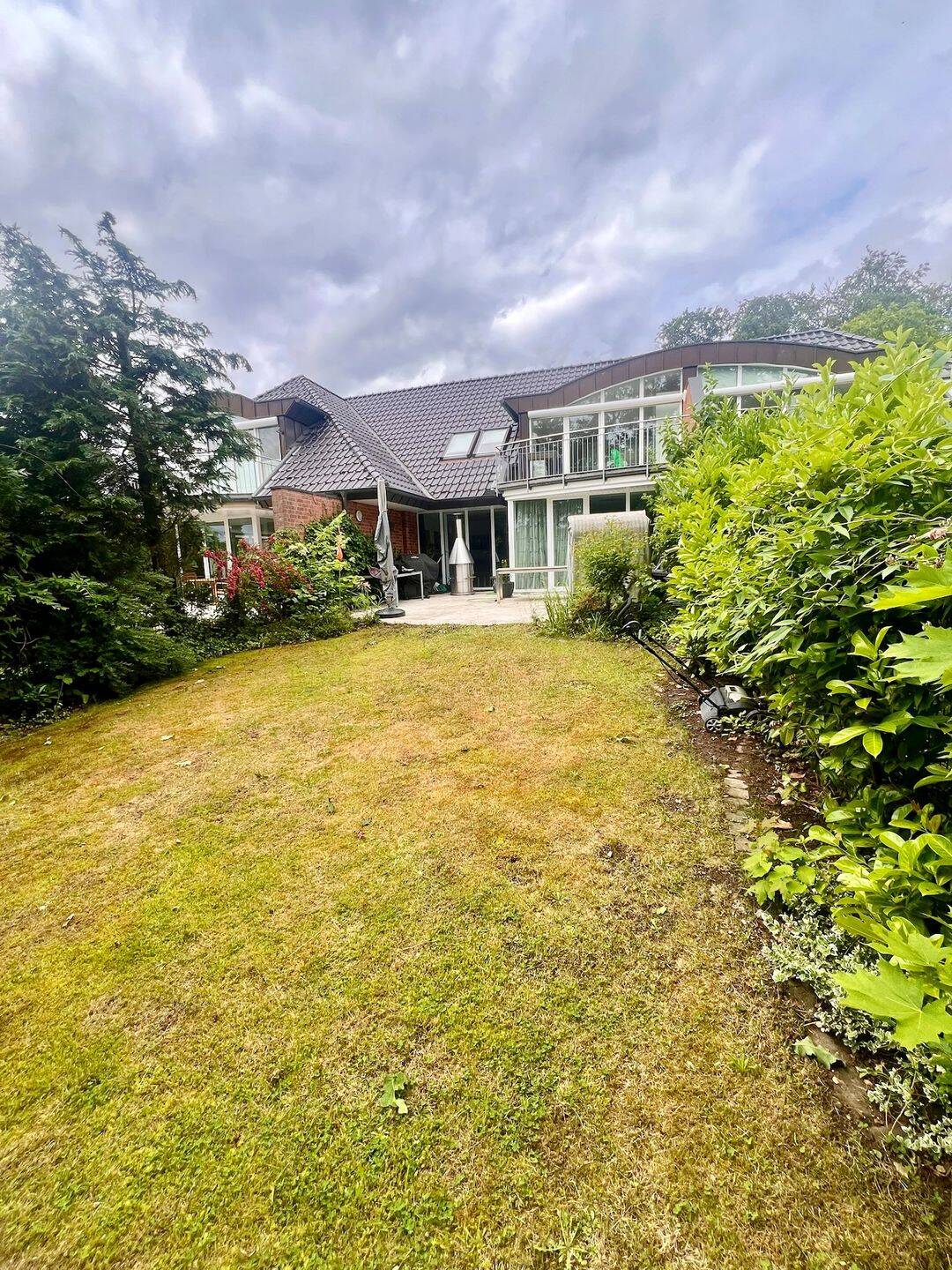 Leben im Grünen - Großzügiges Reihenmittelhaus 184m² mit Garten, Balkon und Doppelgarage