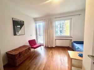 Zeitlose, möblierte Wohnung mit Balkon in der Kölner Südstadt