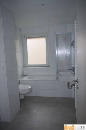 Rosenau! Helle 5 Zimmerwohnung mit Balkon! – 90429 Nürnberg – Vorschaubild 8