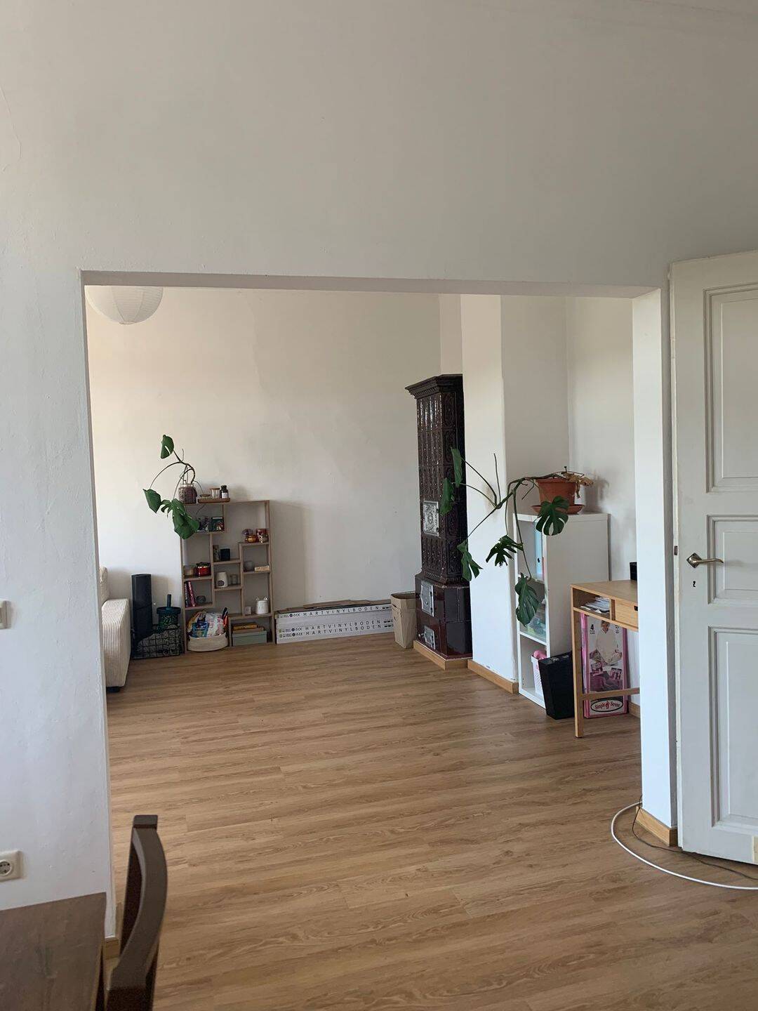 TAUSCHWOHNUNG! Tausche 3,5 Zimmer Altbauwohnung mit 2 Balkonen + EBK gegen 2-Zimmer Wohnung mit Kaltmiete bis 400,00€ in Nürnberg! – Nürnberg – Vorschaubild 2