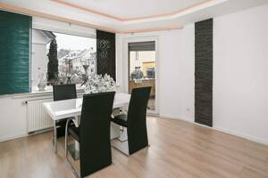 Urbanes Wohnen in Bestlage: Renovierte Eigentumswohnung mit Balkon und Stellplätzen! – 33602 Bielefeld – Vorschaubild 2
