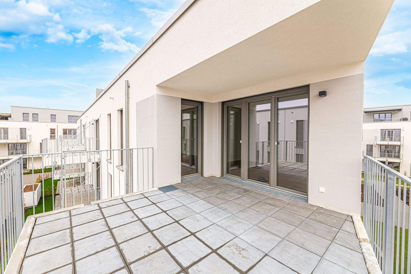 HEGERICH: Wohnen im Grünen - moderne 4-Zimmer-Wohnung mit Loggia in Boxdorf – Nürnberg – Vorschaubild 3
