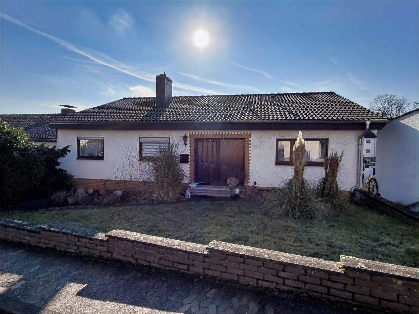 Großzügiger Bungalow mit Einliegerwohnung in Saarbrücken-Gersweiler ab 07/27 verfügbar – Saarbrücken – Vorschaubild 2