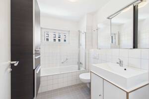 4 Zimmer, zwei Bäder und Balkon im Rebstockviertel, bezugsfrei – 60486 Frankfurt am Main – Vorschaubild 5