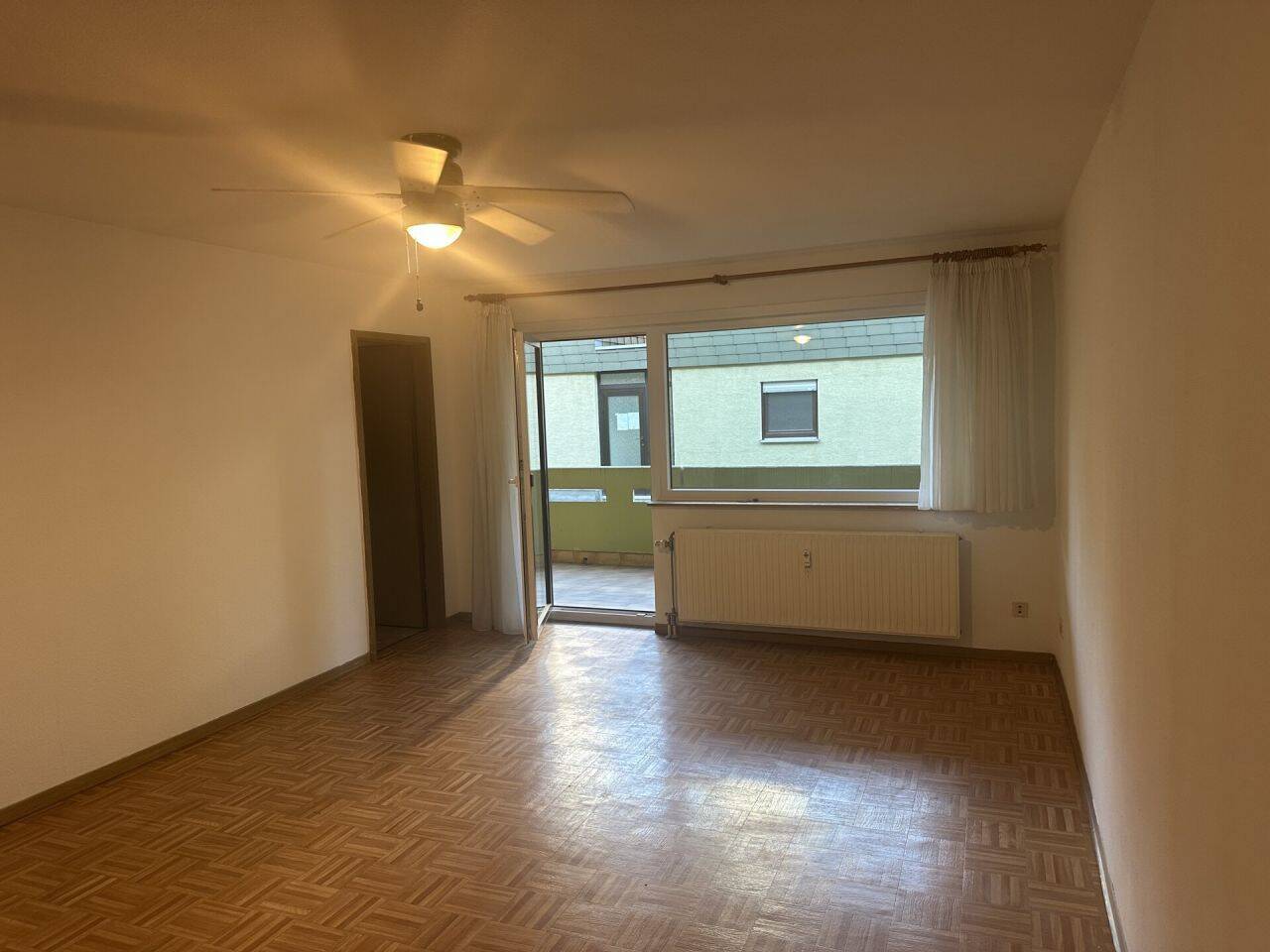 Heidelberg-Rohrbach: 1 ZKB, Balkon, TG-StPl., FREI, keine K-Prov. – Heidelberg – Vorschaubild 4