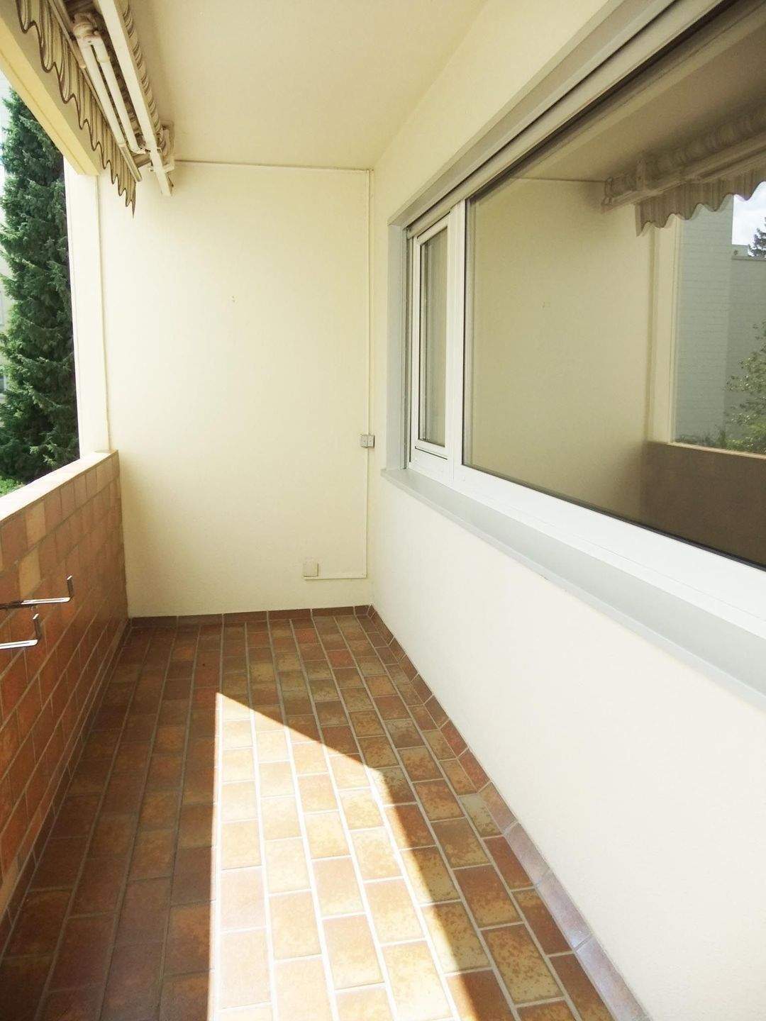 Großzügige 3,5-Zimmer-Wohnung mit 2 Balkonen, Regensburg-West – Regensburg – Vorschaubild 9
