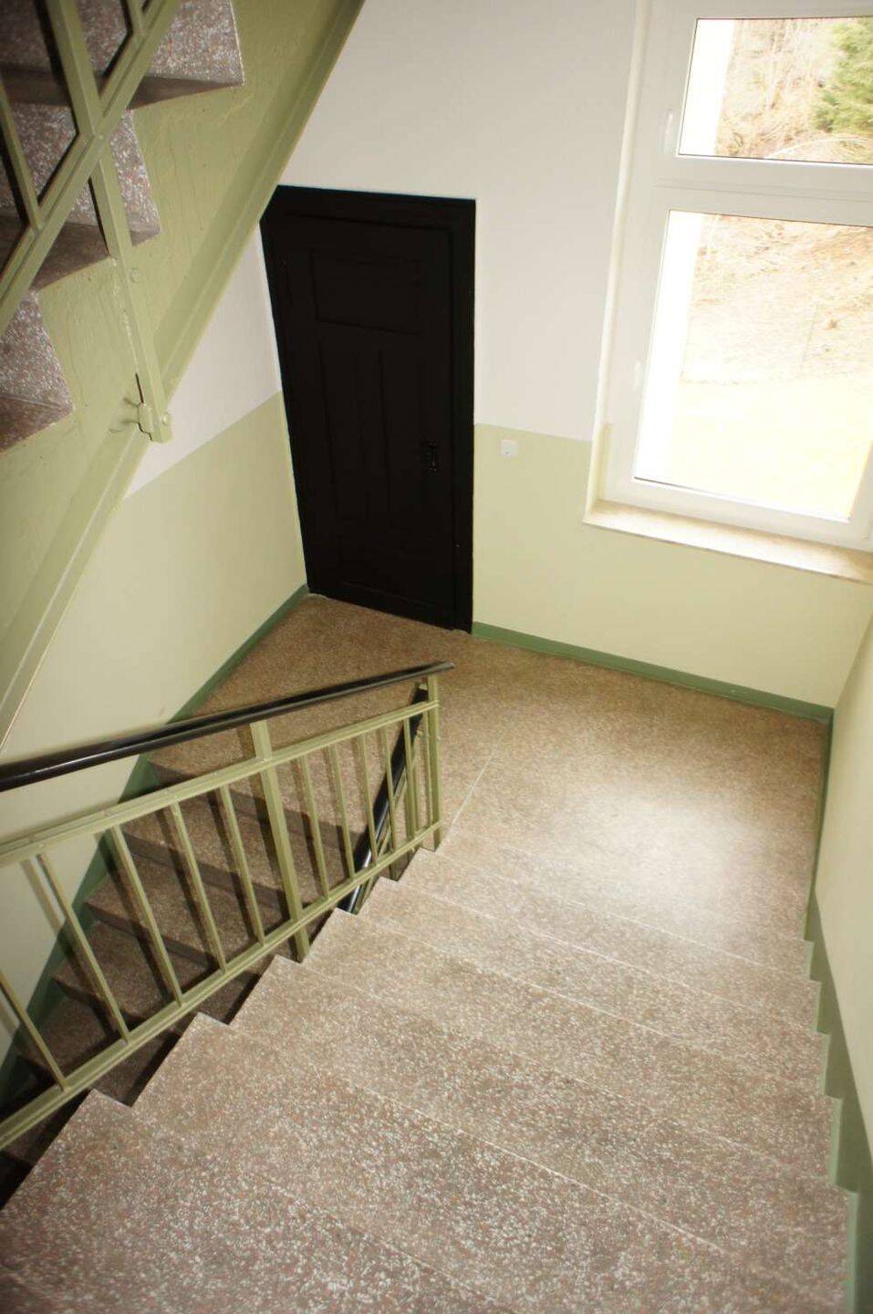 Frei ab 1.10. inklusive EBK / geräumige Küche mit Balkon - im 1. OG – Chemnitz – Vorschaubild 7