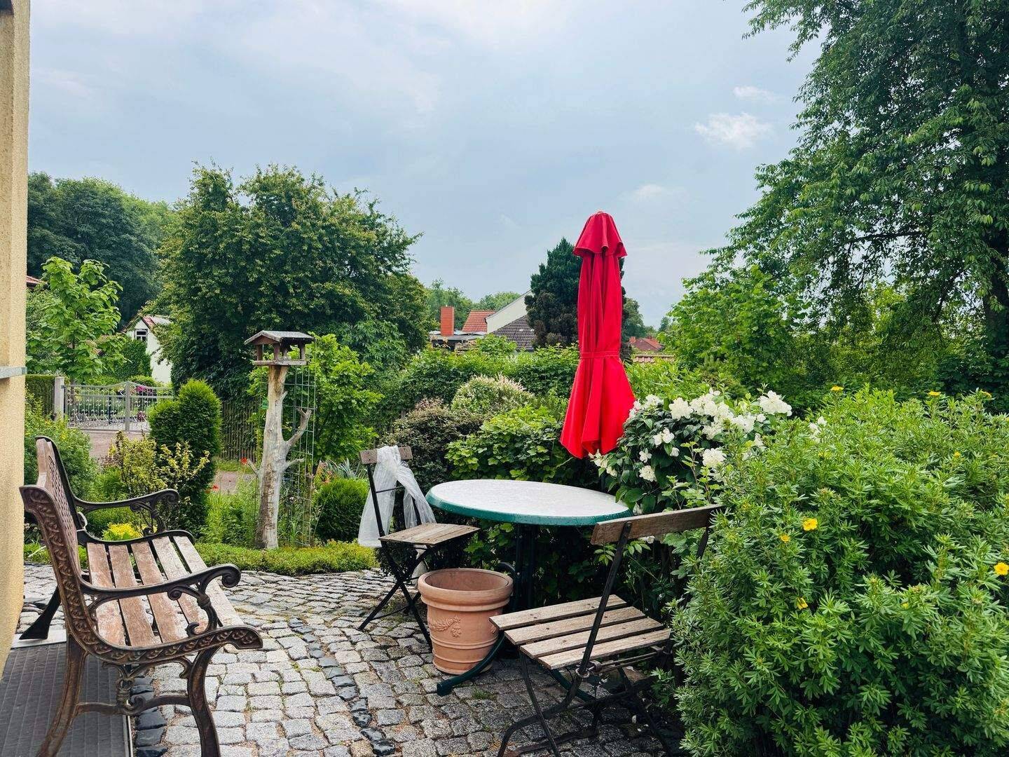 Zwei Wohnungen oder ein Zuhause für die große Familie mit liebevoll angelegtem Garten, Photovoltaikanlage, in ruhiger Wohnlage! – Amt Wachsenburg – Vorschaubild 8