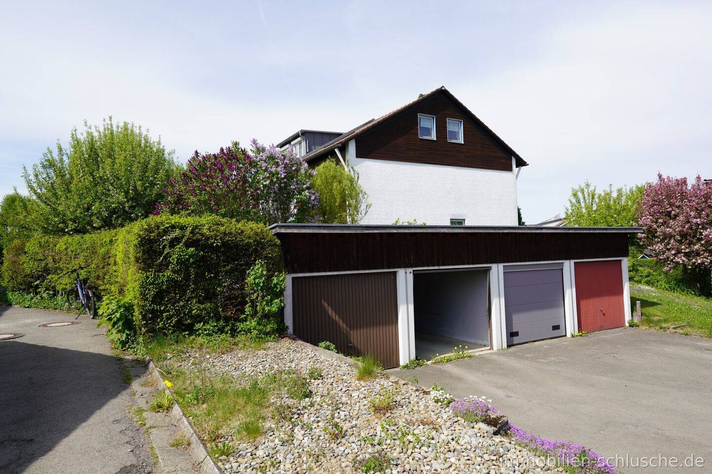 Großes Reiheneckhaus mit vielen Zimmer, tollem Garten, Garage in Lindenberg im Allgäu – Lindenberg im Allgäu – Vorschaubild 9