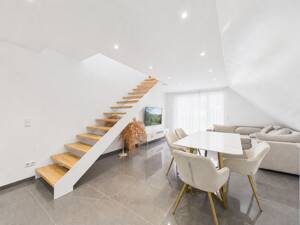 Maisonettewohnung auf zwei Ebenen | Großzügig, modern & mit ausgebautem Dachgeschoss