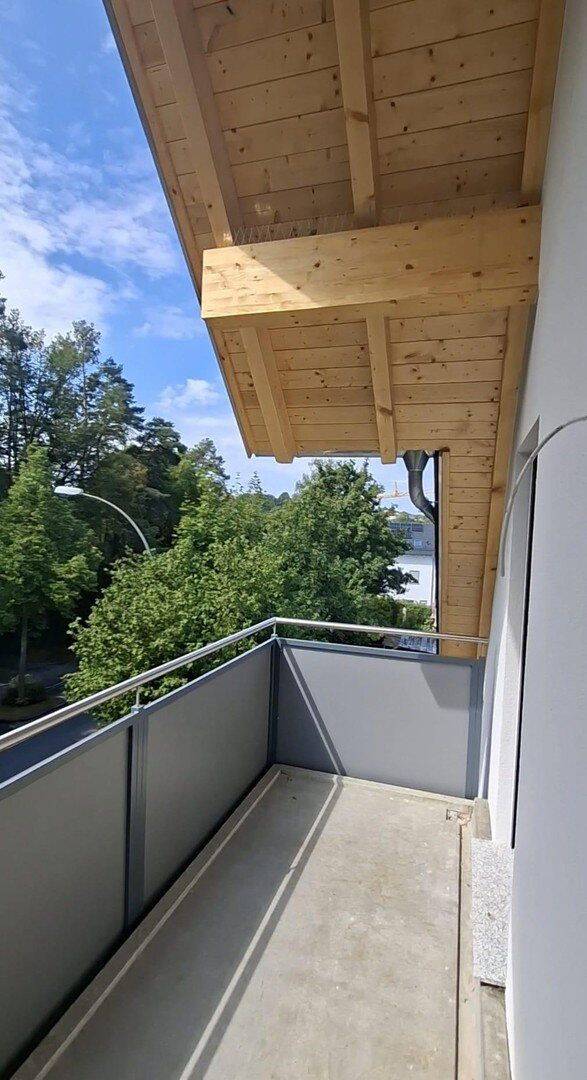2 Zimmer Wohnung mit Weitblick und Klima-Anlage 1312€ warm inkl. Carport, Küche, Klima, ..