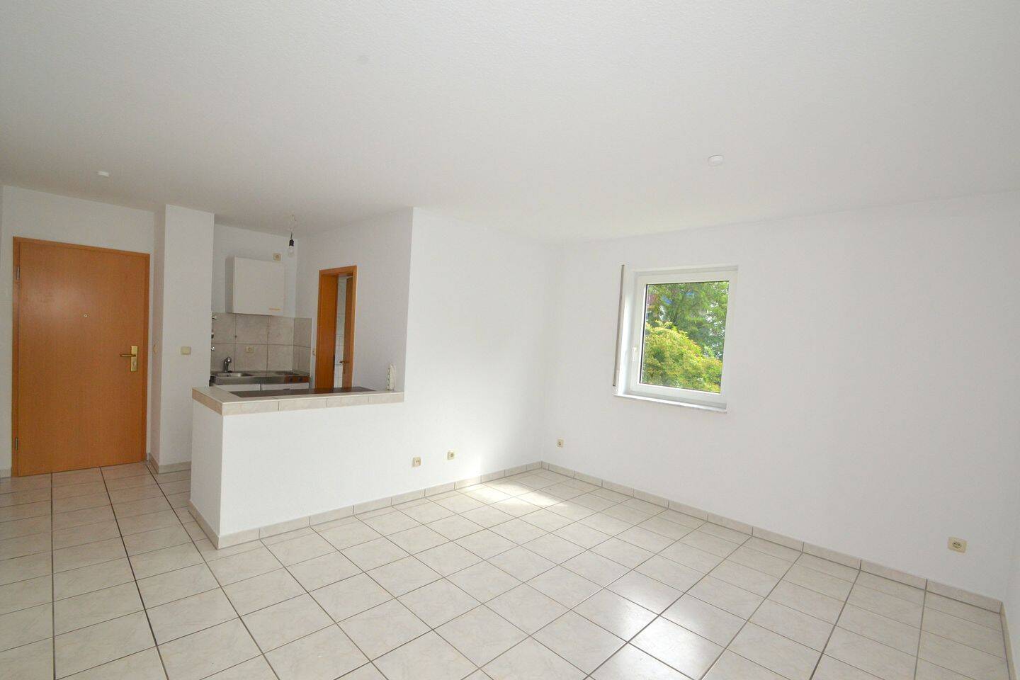 Gelegenheit in Top Lage Mainz - Uni-Nähe: 38 m² Wohnkomfort mit Balkon & TG Stellplatz