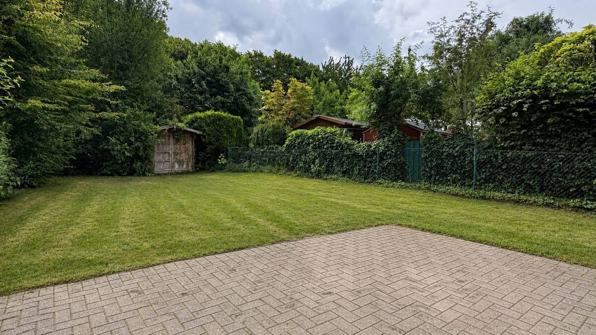 Familienfreundliches Einfamilienhaus in Düsseldorf - Einbrungen – 40489 Düsseldorf – Bild 1 von 9